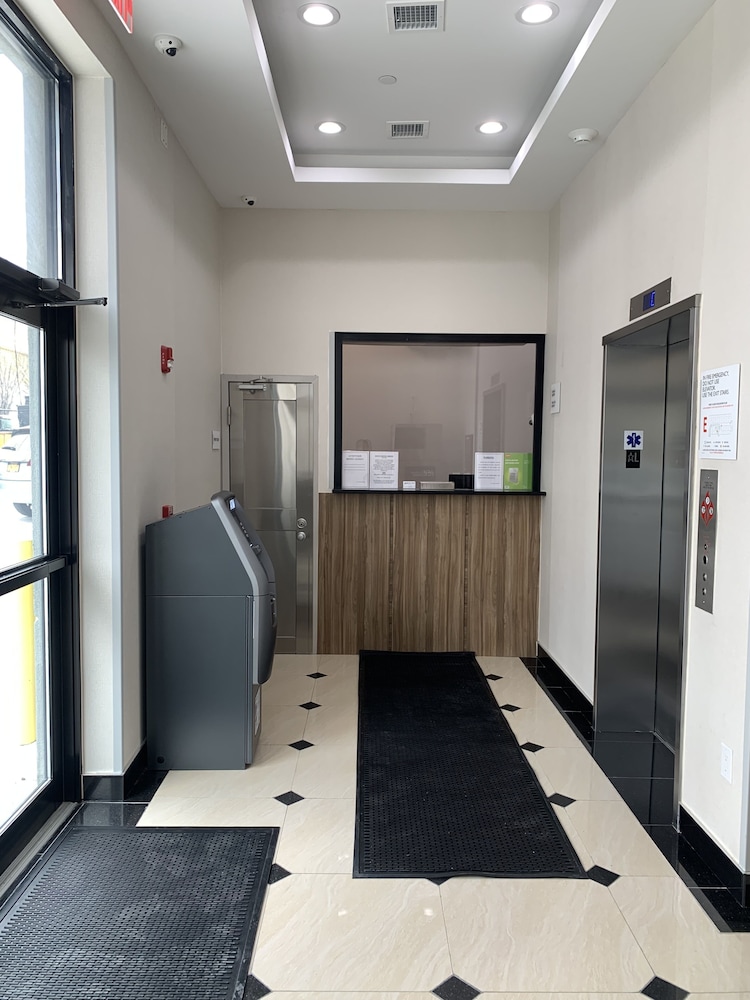 Monti Hotel - Property Image 2