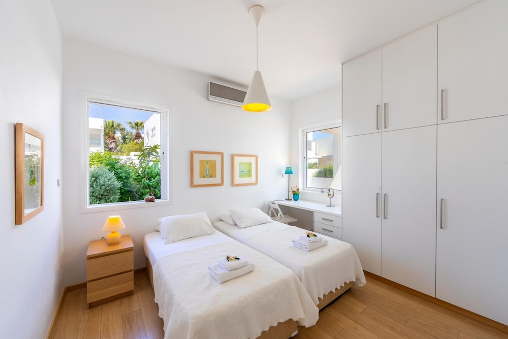 Protaras Seafront Villa Alia