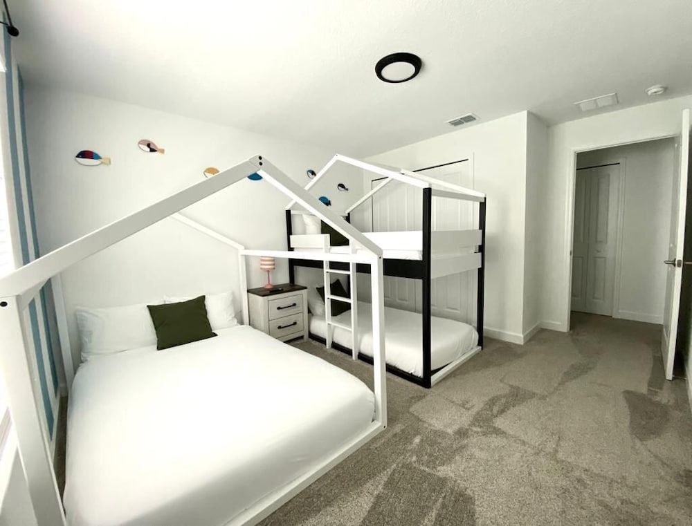 4br/3ba Private Pool Storey Lake Resort Best Location Near Disney!