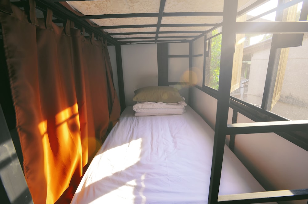 Manon Hostel