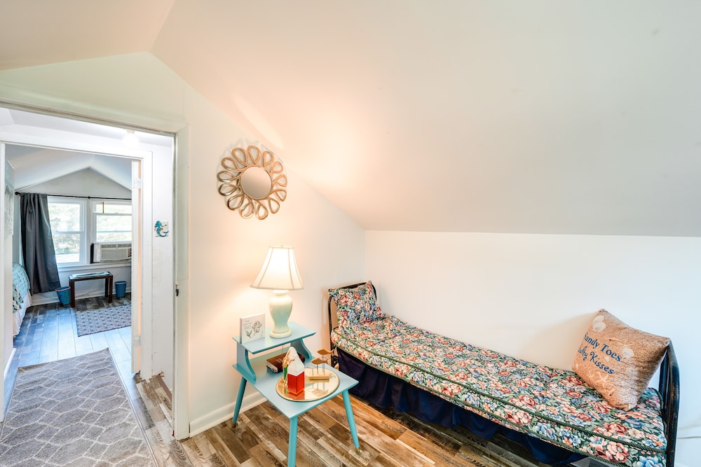 Beachy Outer Banks Retreat w/ Deck + Grill! view 2