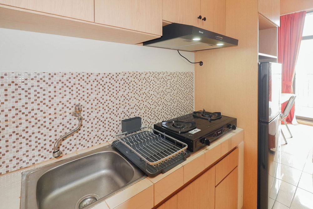 Comfortable And Well Furnished Studio Dave Apartment