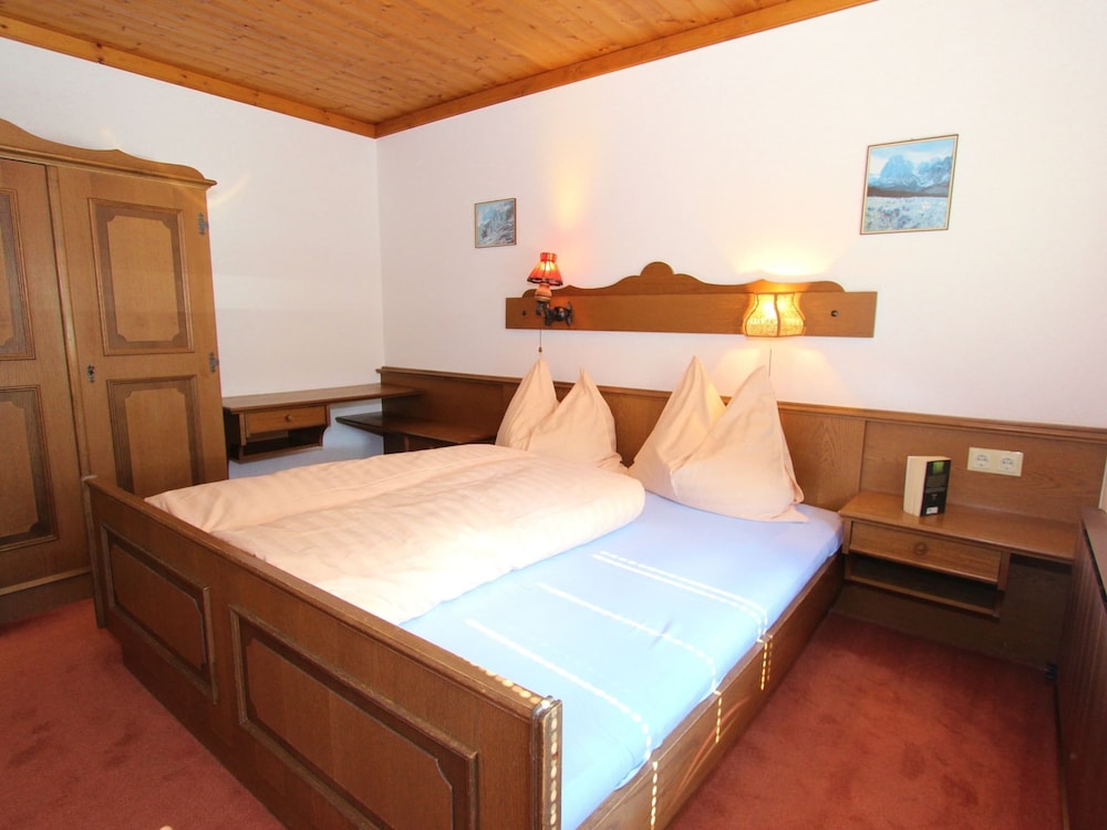 Chalet in Maria Alm Near Ski Slopes view 4