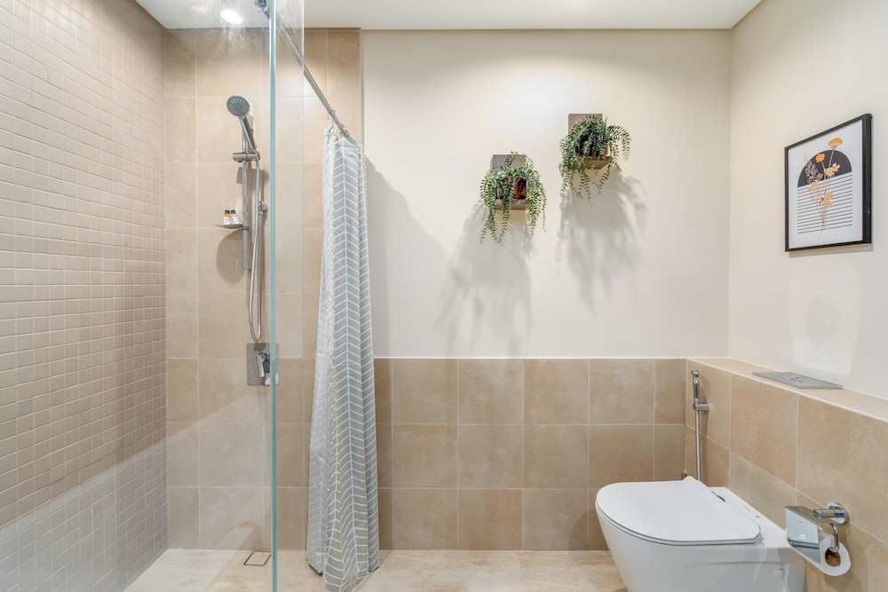 Whitesage - Super Spacious Apt with Dubai Garden Glow Views