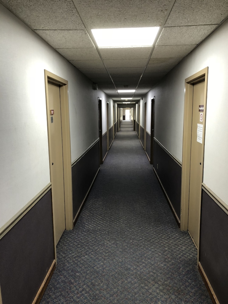 Denison Inn & Suites