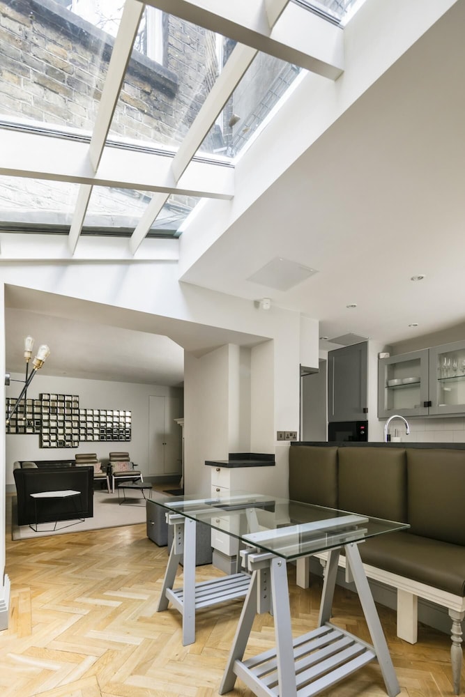 The Hanover Suite in London