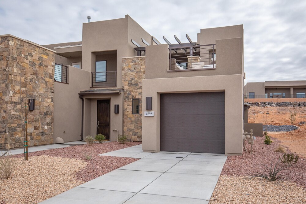 Red Rock Oasis view 4