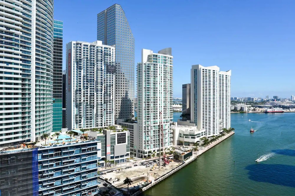 Luxury 2BR Condo at Icon Ocean View