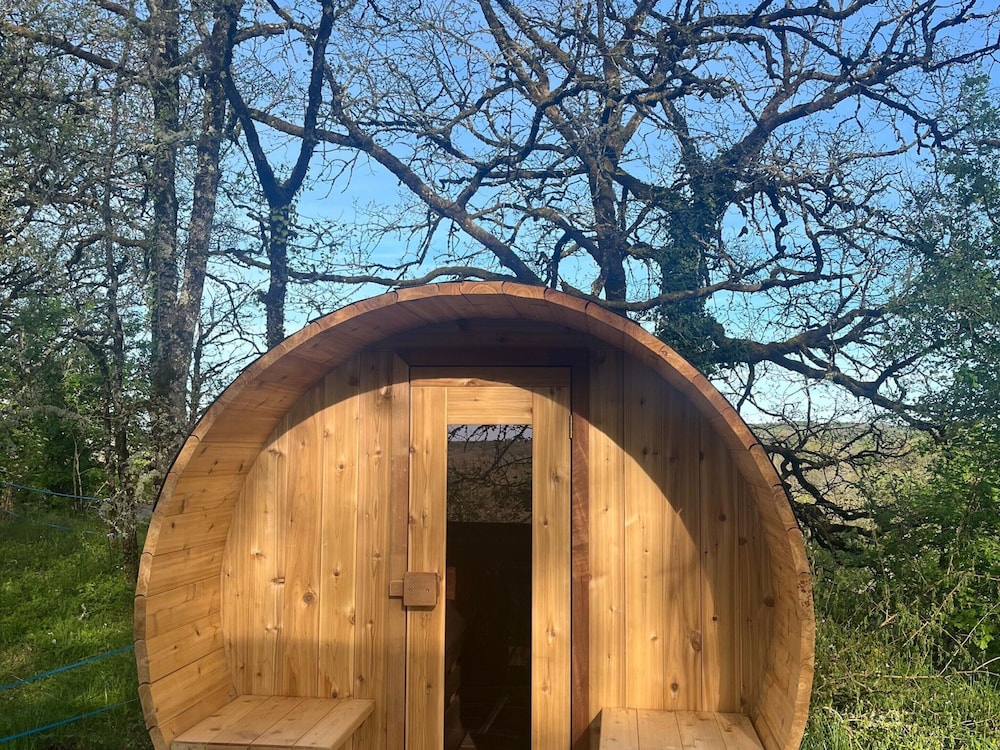 Holiday Home in Dordogne With Pool & Bubble Bath