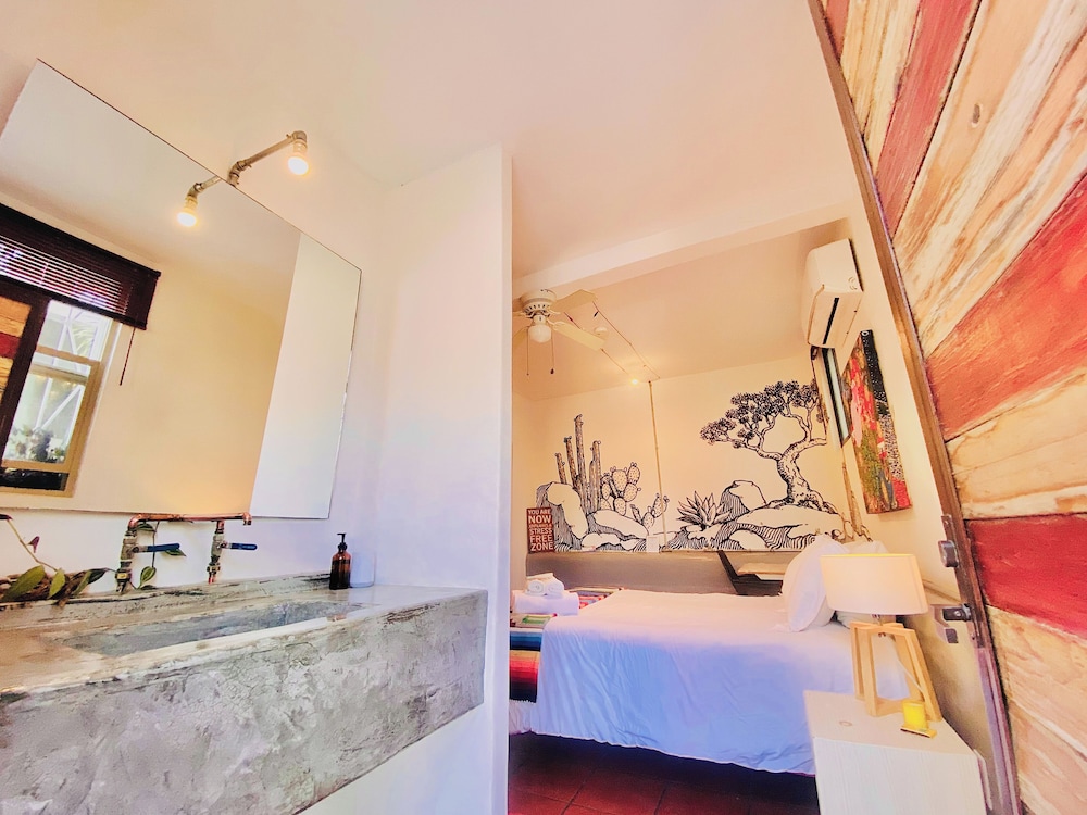 Perro Surfero Hotel Boutique - Todos Santos, BCS