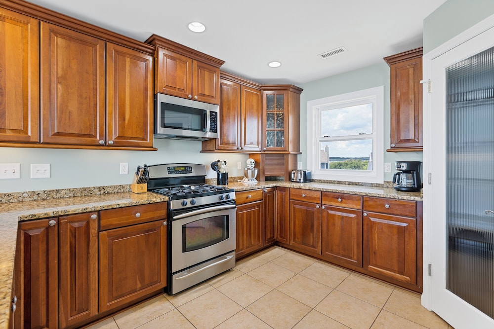 Sea La Vie (North Topsail) by Topsail Realty