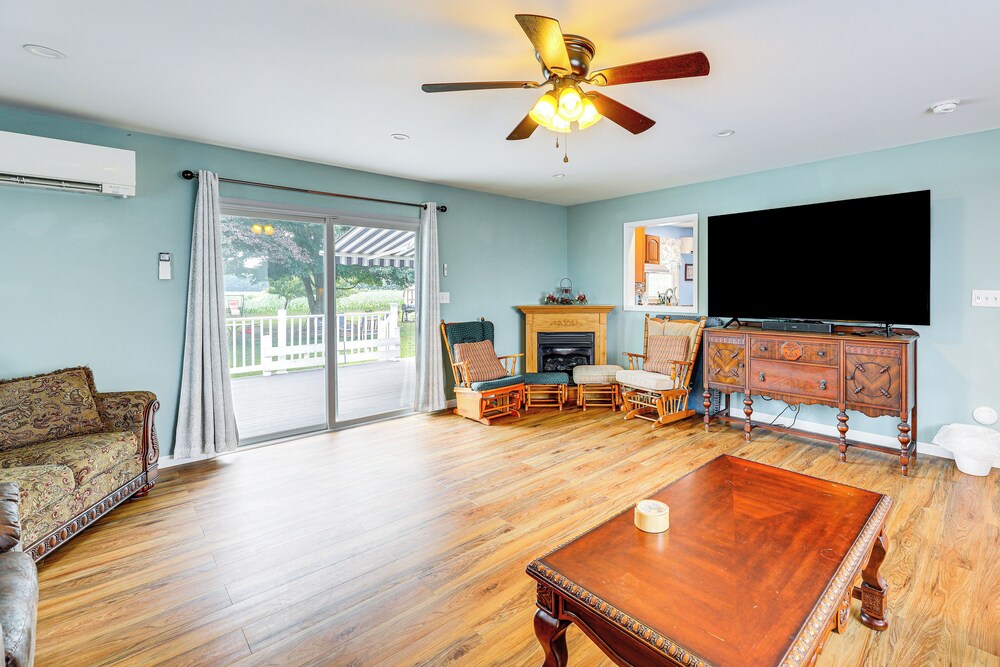 Getaway on 1/2 Acre w/ Deck in Georgetown