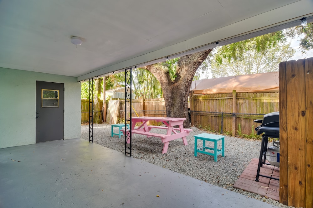 Pet-friendly Gulfport Home: Walkable Location!