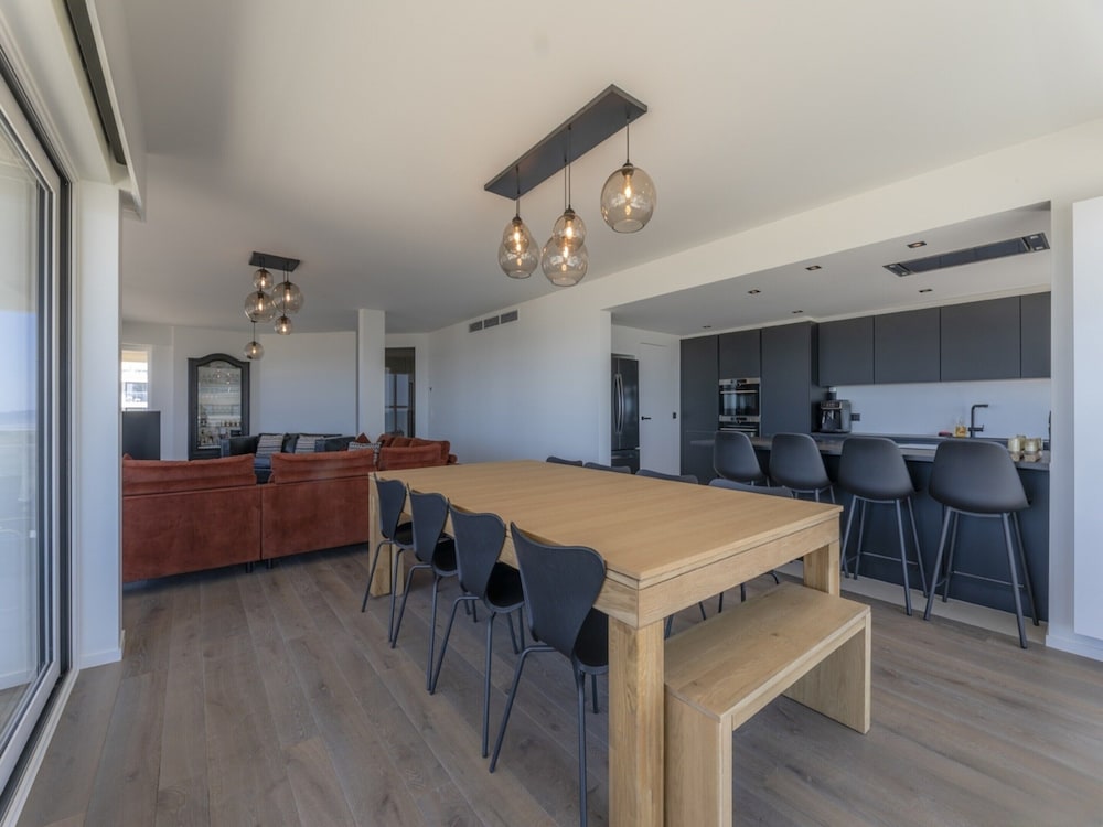 Apartment With Panoramic sea View in De Panne