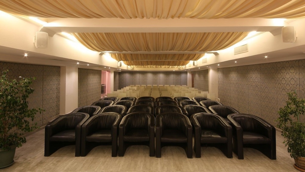 meeting & event spaces