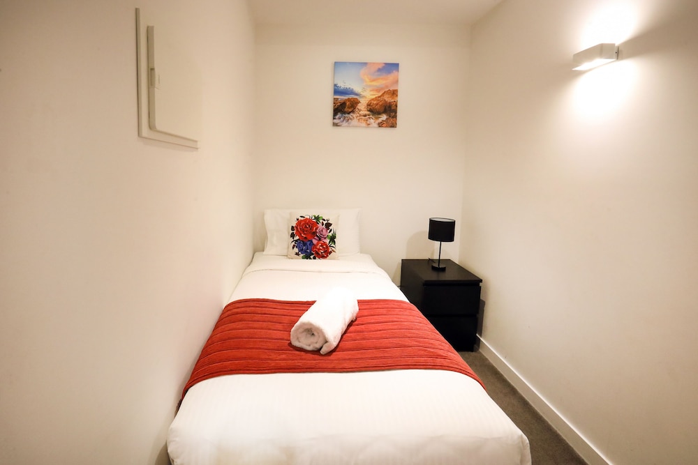 Flinders Street Apartments