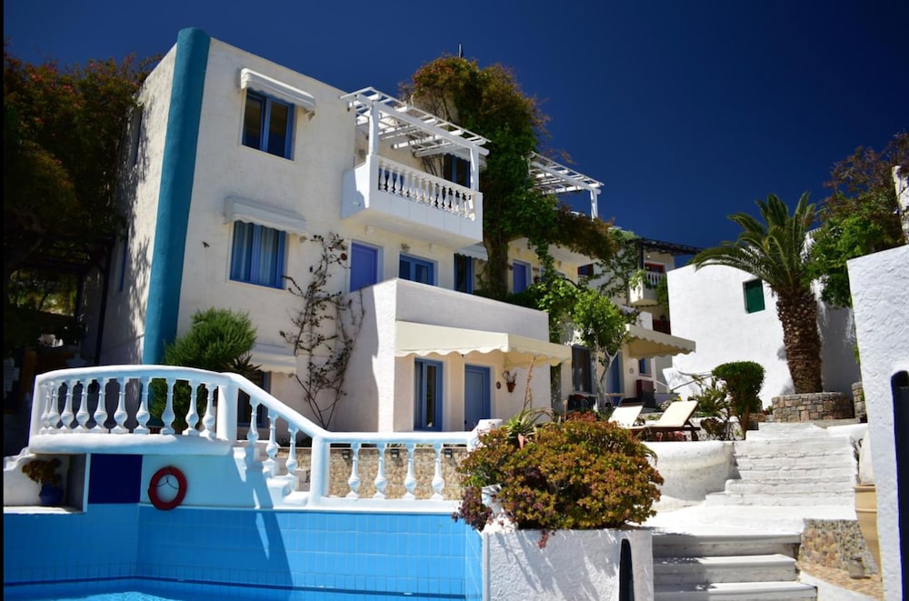 Gorgeous Studio for 2 People, Swimming Pool and Sea View photo 4