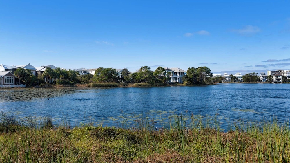 Lakefront Haven in Carillon Beach