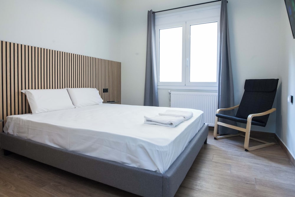 Fresh Modern 1 Bd Apt in Vibrant Patisia