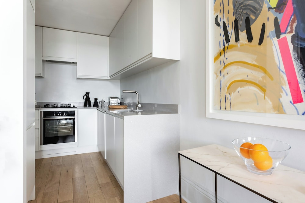 Talbot Road VI by Onefinestay