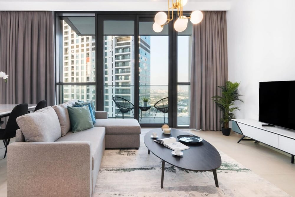 Silkhaus Spacious Near Dubai Mall Balcony Views