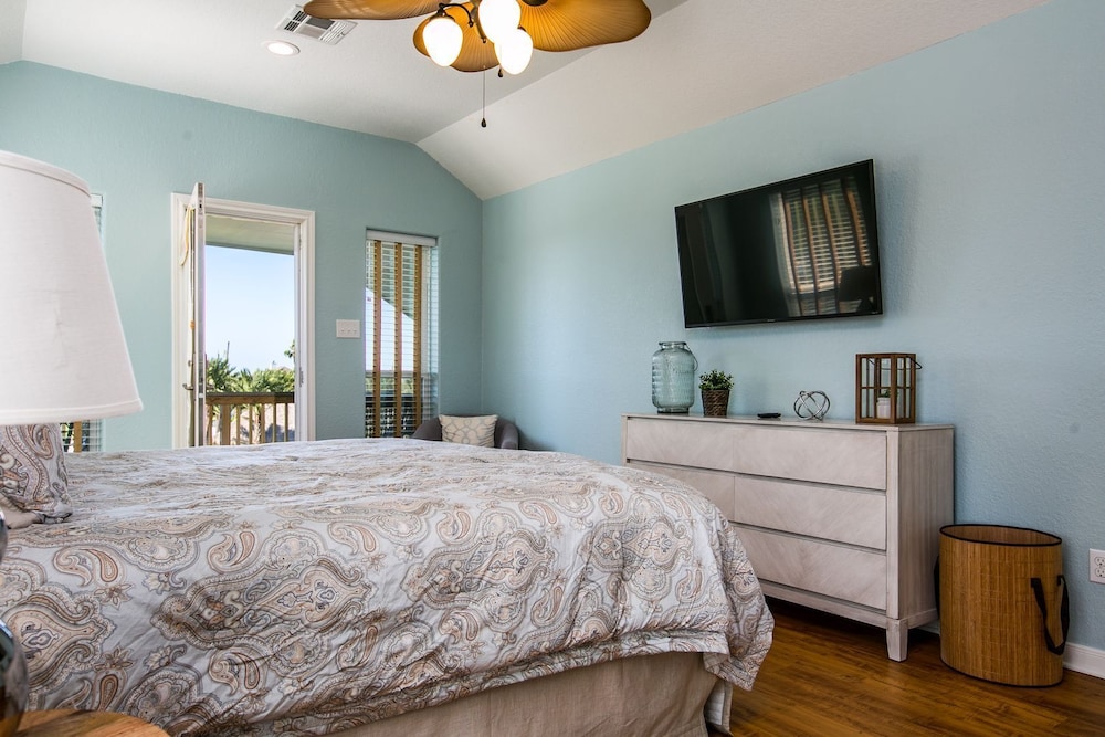 Margaritaville on the Bay by Ryson Vacation Rentals