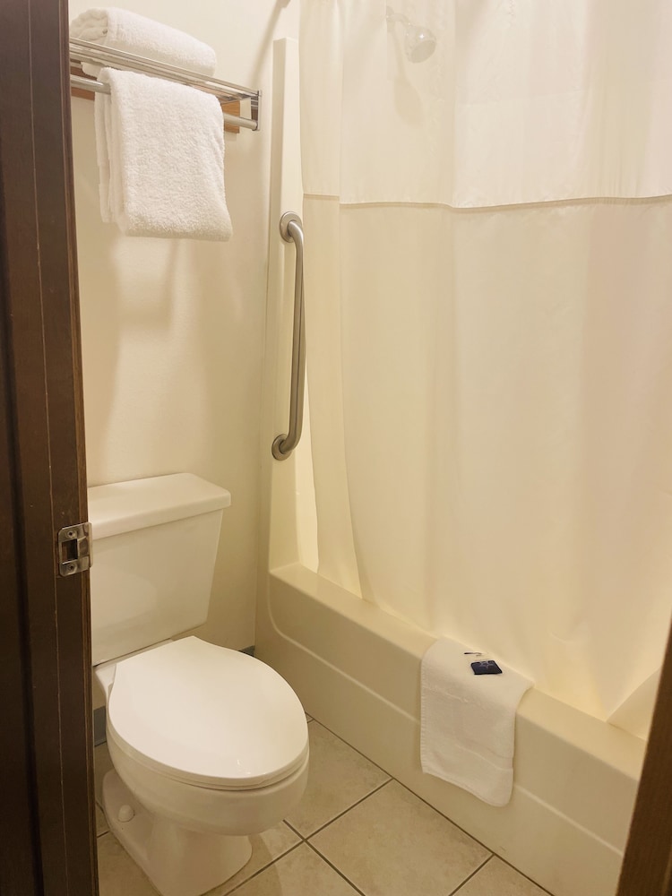 Sandpoint Vacations - Dynamic by Hotel Inn - Property Image 1