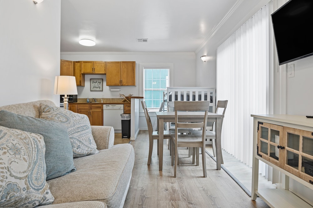 Bungalow On Ave O 1 Bedroom Home