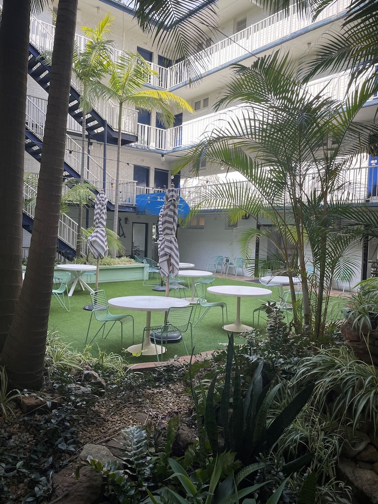 Wollongong Vacations - Boat Harbour Motel - Property Image 1