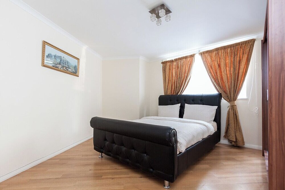 Luxury Villa 6 Bedrooms Next to Marble Arch