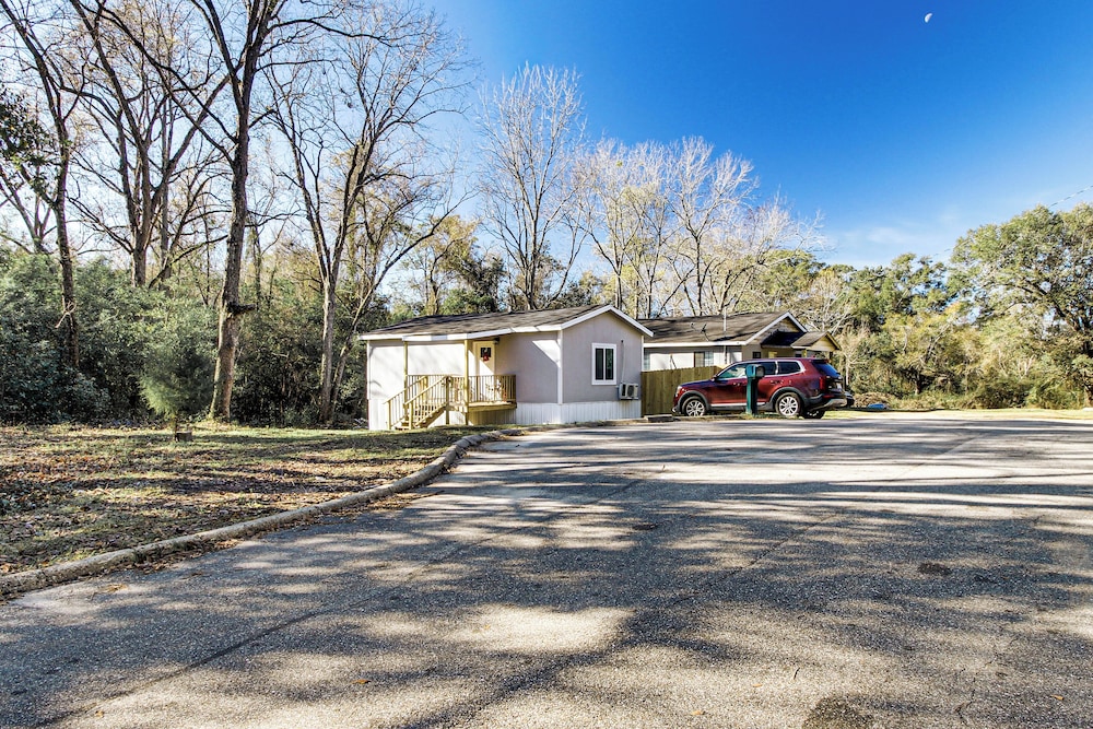 1 Mi to Dtwn Enterprise: Pet-friendly Home w/ Yard