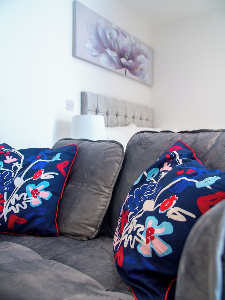 Sheffield City Apartment Retreat