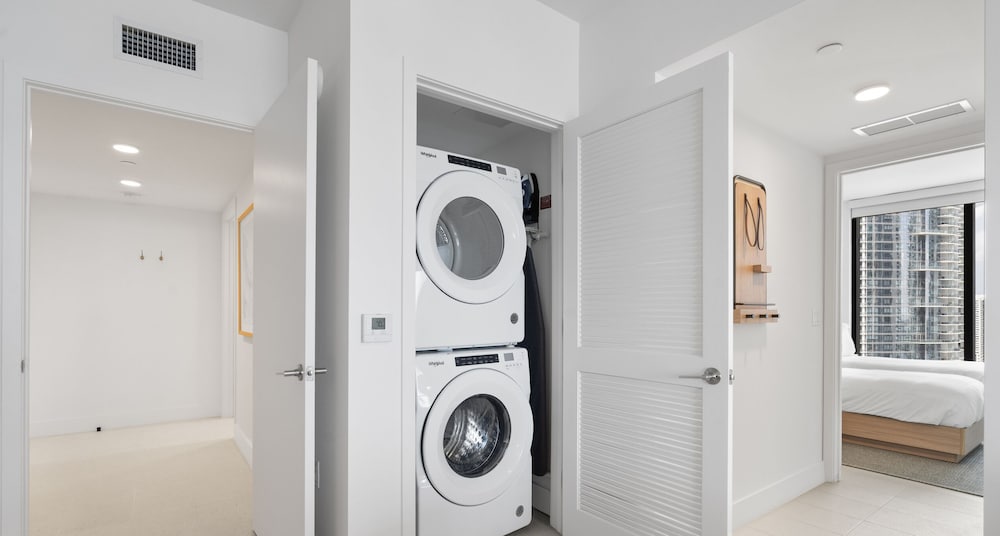 Stylish Apartments with Partial Ocean Views in Downtown