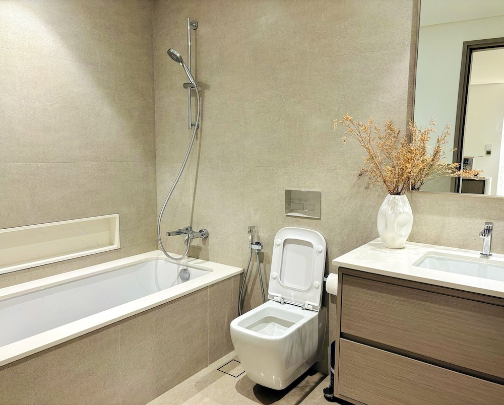 Luxury 1BR 5 star Apt Burj Khalifa View