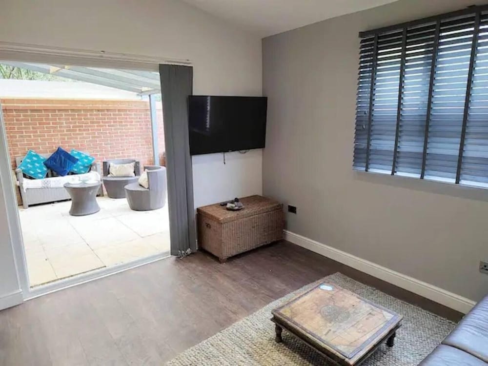 The Ayres House 2-bed Apartment in Cambridge view 4