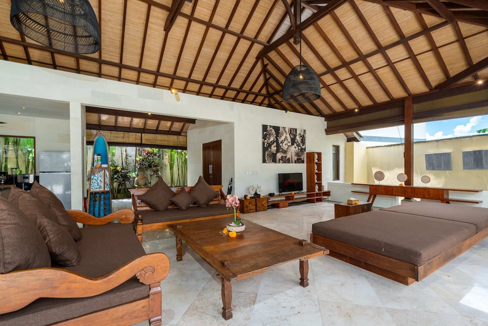 Villa Alroda Antik