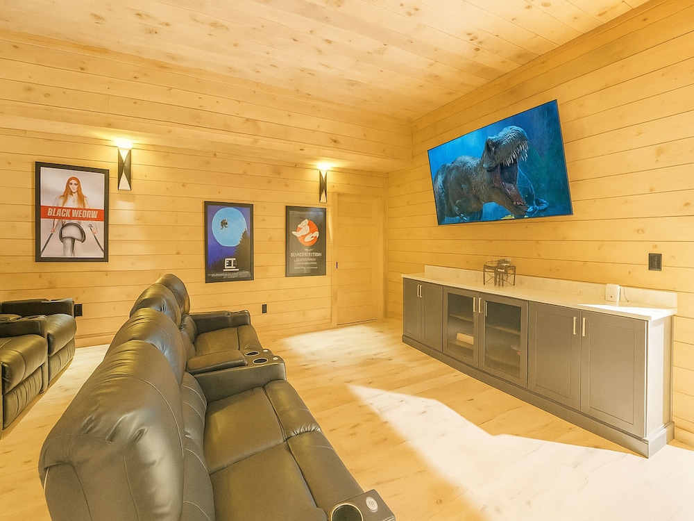 Smoky Ridge Sanctuary by Jackson Mountain Rentals