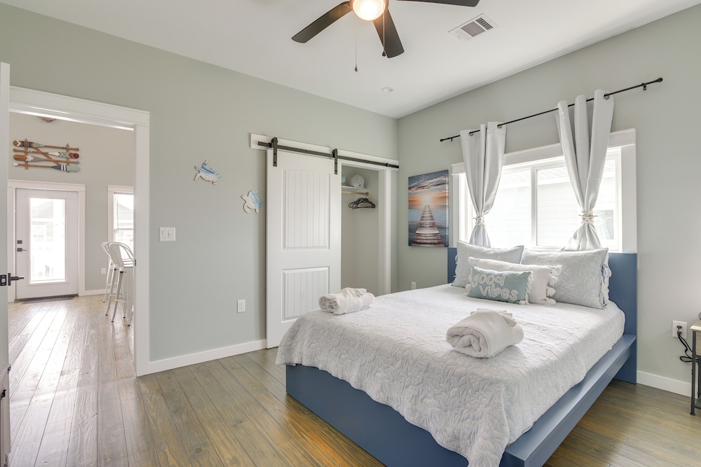 Deck & Patio: Recently Built Bolivar Peninsula Gem