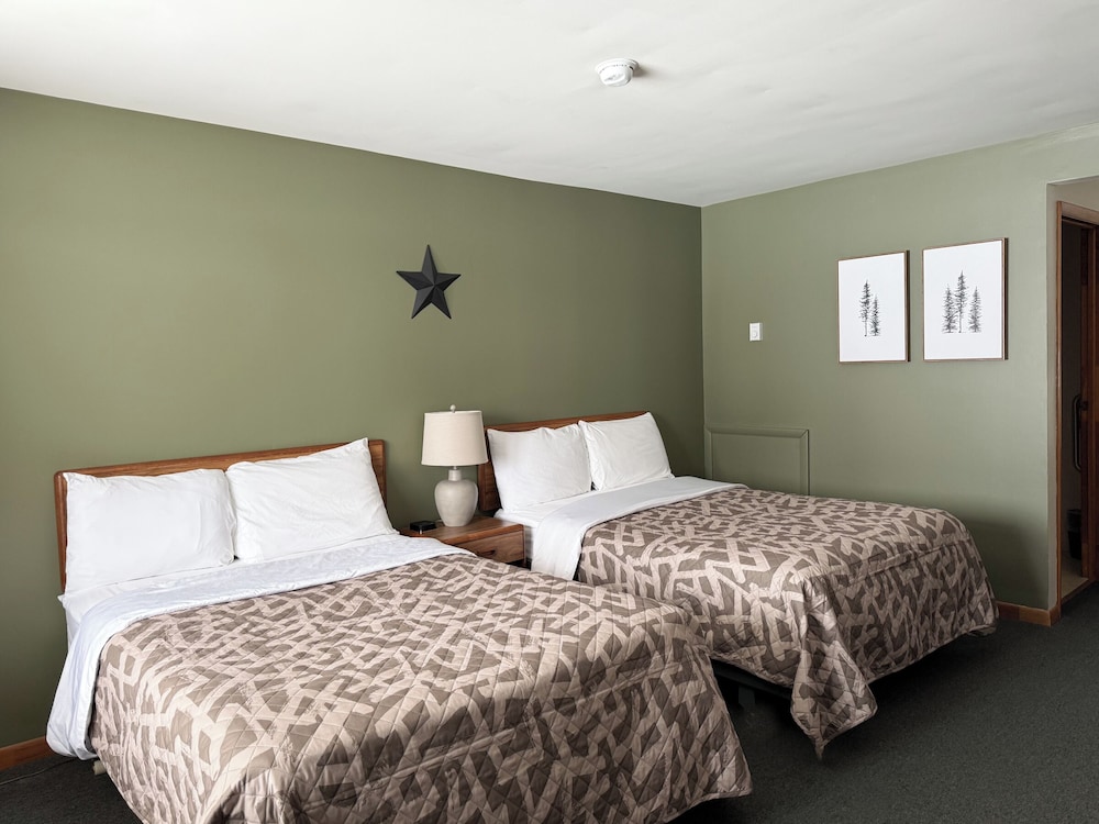 The Trail Inn - Newberry, MI - 13467 M-28