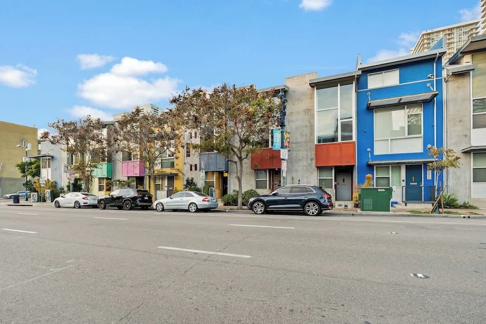 Gaslamp Row House - Sleeps 8 Private Garage AC