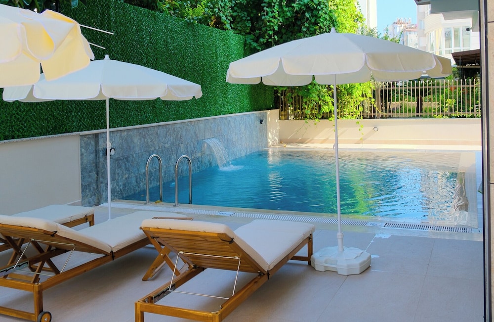 Solmare Suites