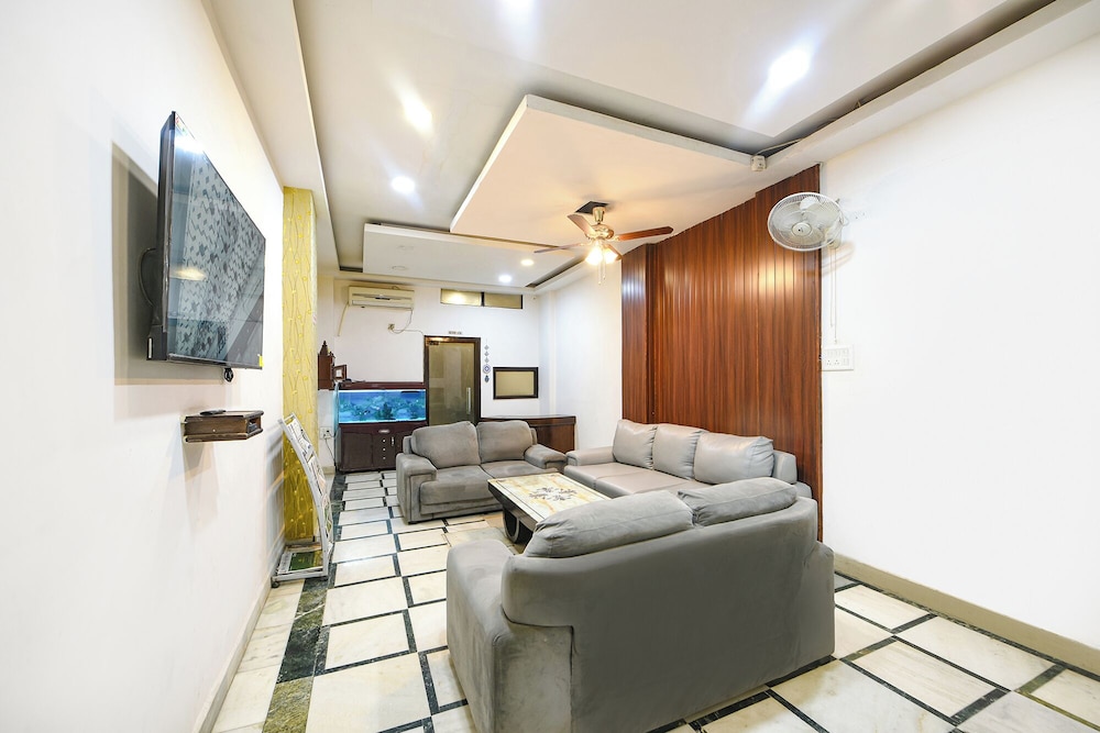 Fabhotel Delhi Darbar