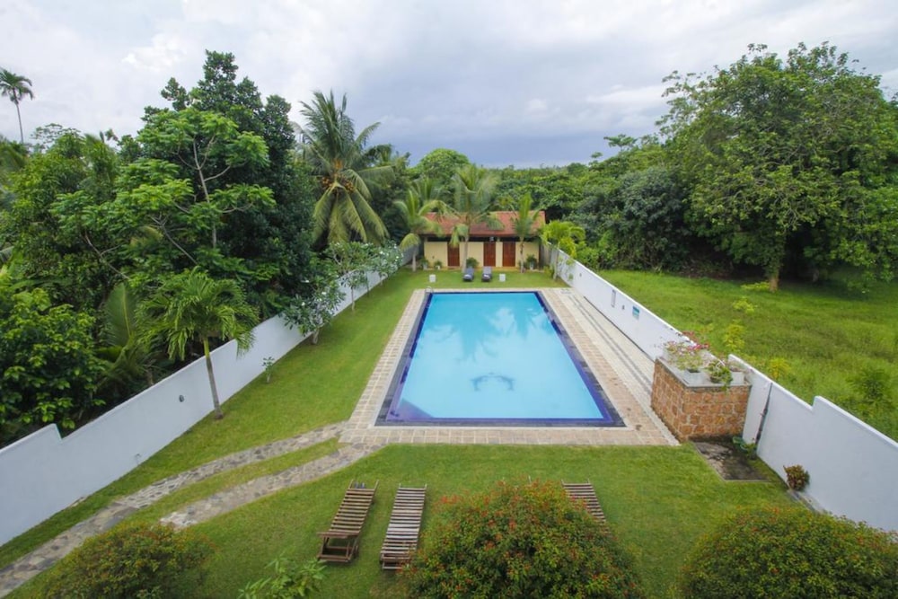 Rockery Villa