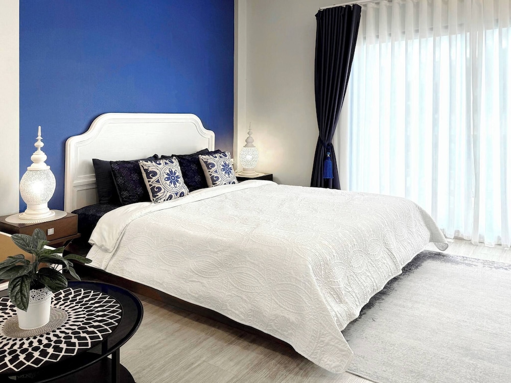 Stylish 3-bedroom Townhome in Heart of Bangkok
