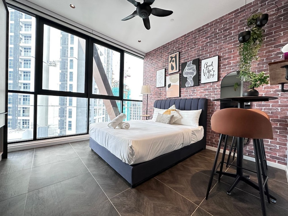 Scarletz Suites KLCC by Purple Orchid