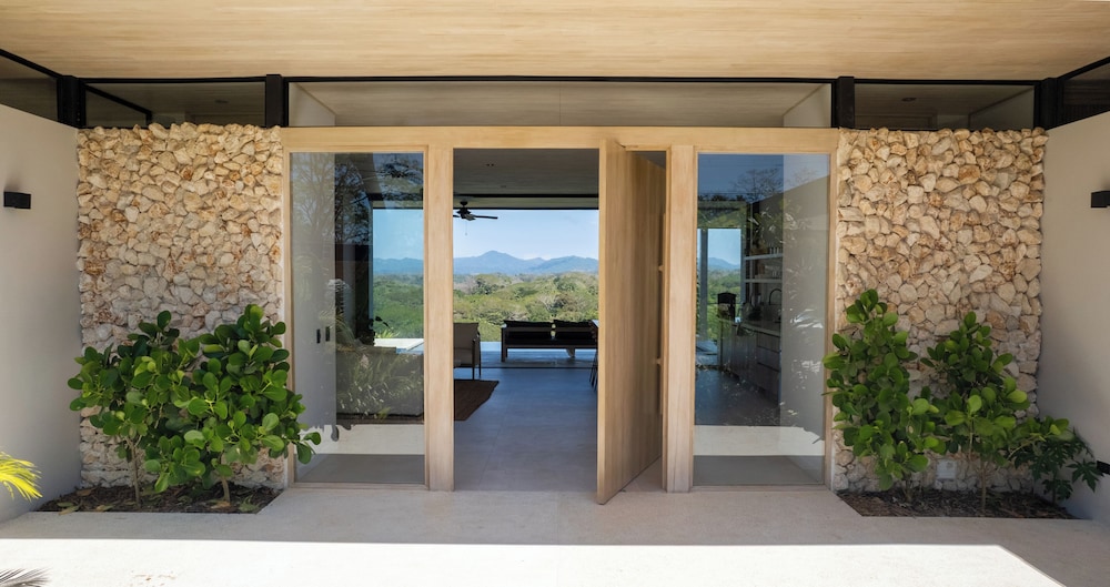 Casita Niaku by Wynwood House