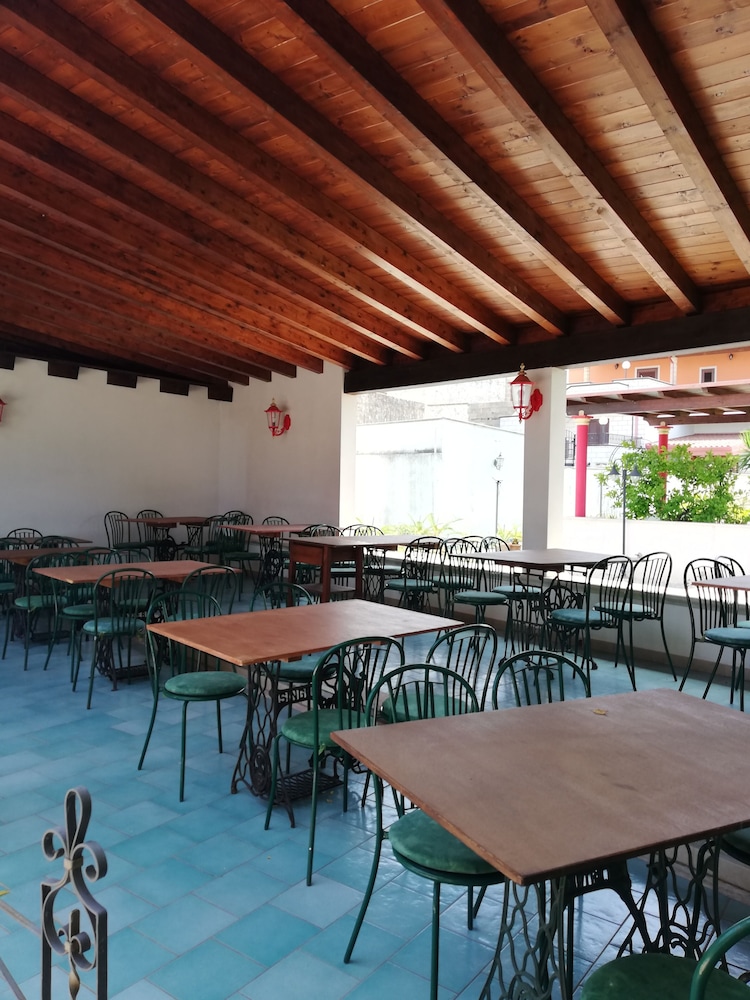 Palazzo Ricordi en Ugento — dining