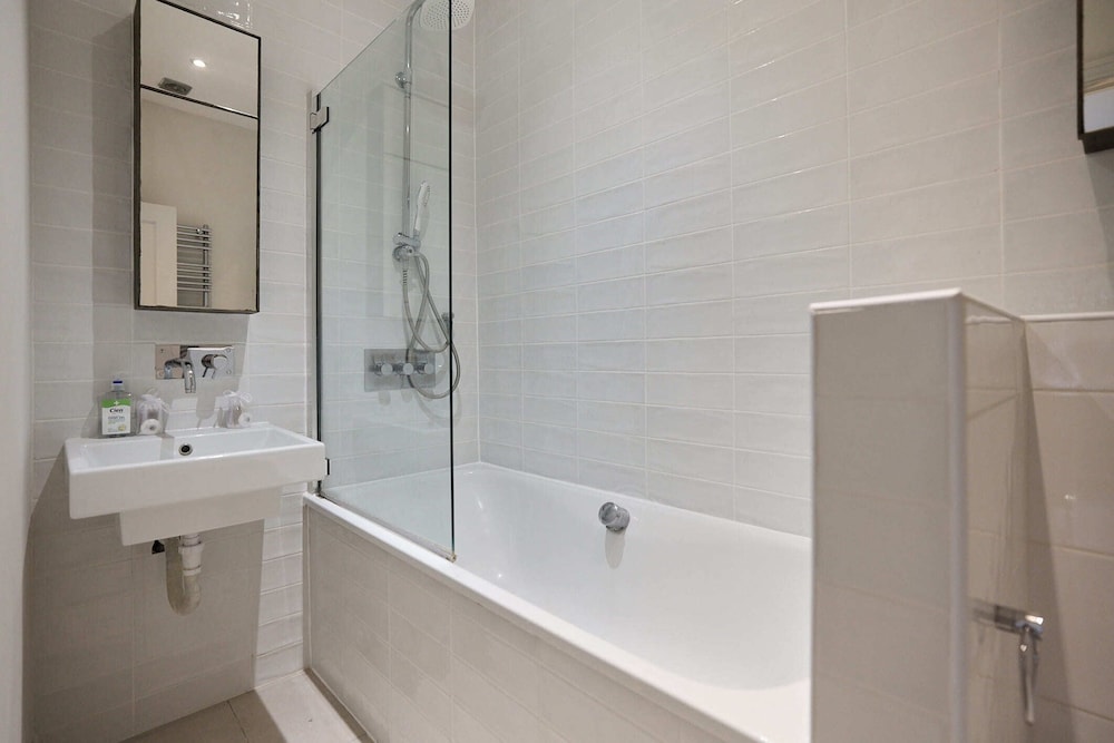 Kensington Garden Flat with Office