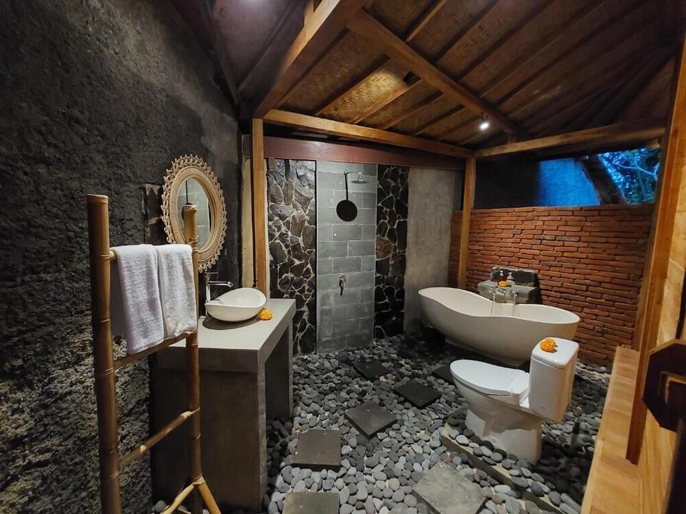 D'Ethnic Ubud Joglo View Villas by EPS