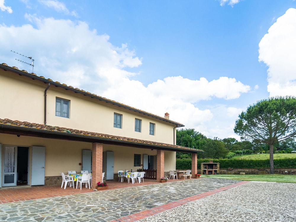 Aesthetic Farmhouse in Bucine With Barbecue view 3